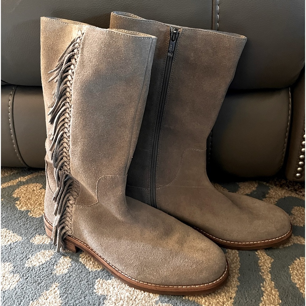 Fringed suede boot. Used. Bass boots. Very cute.